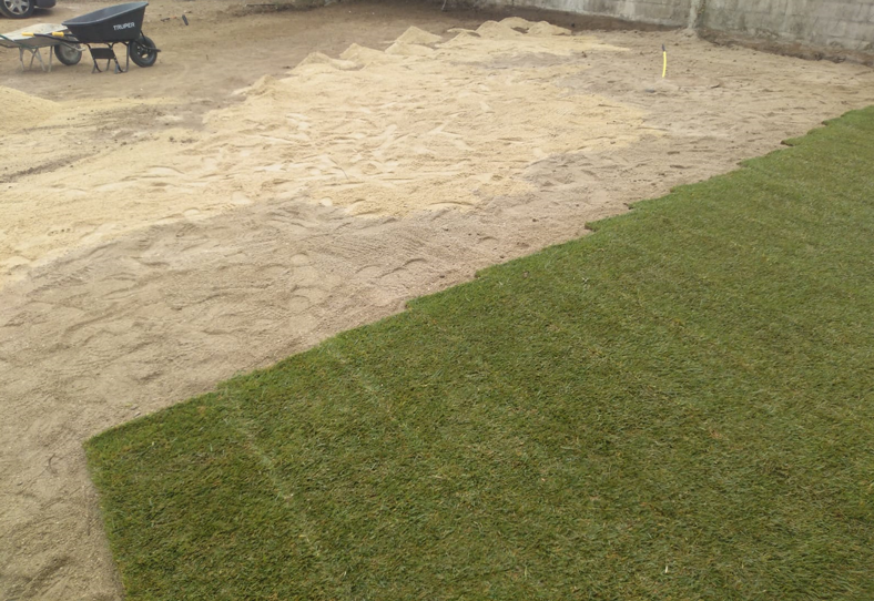 Instalación de tepe y riego automático en Guísamo - Bergondo - A Coruña